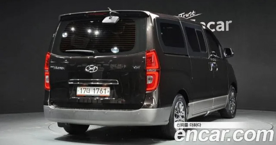 Hyundai Starex 