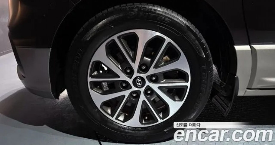 Hyundai Starex 