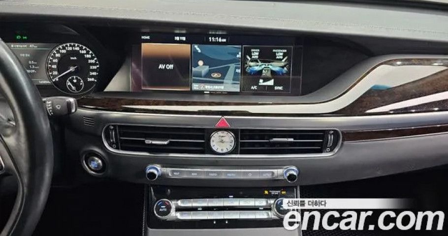 Genesis G90 
