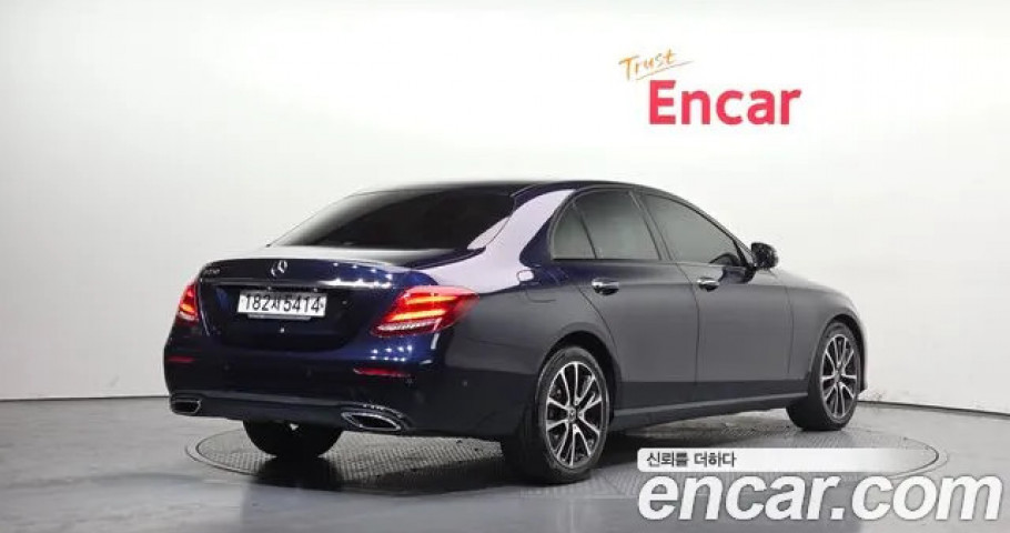 Mercedes-Benz E-Class 