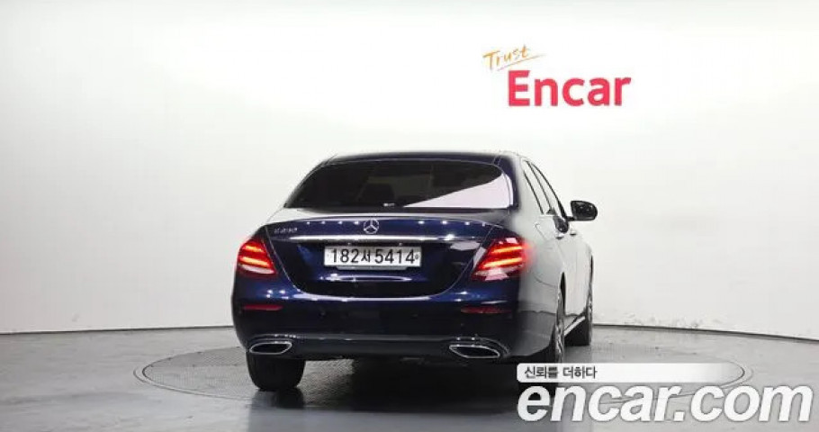 Mercedes-Benz E-Class 