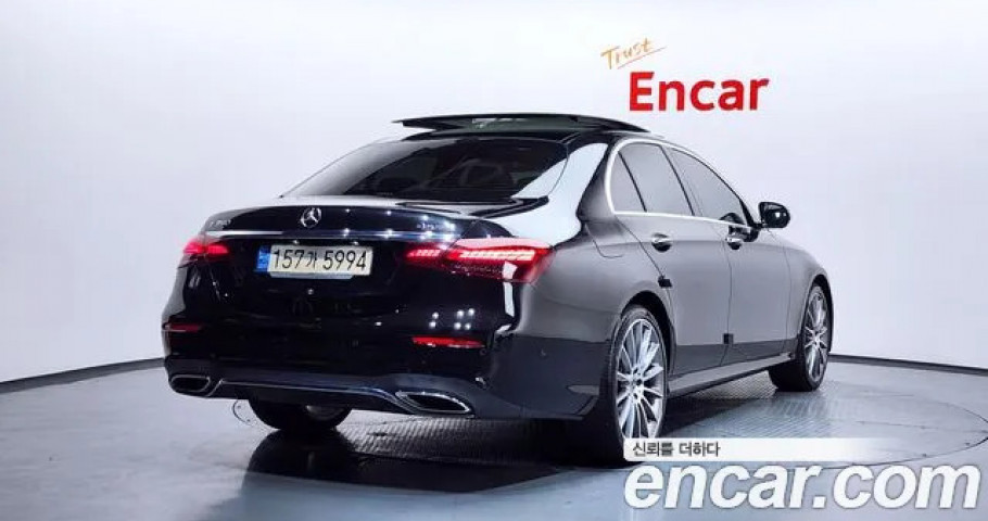Mercedes-Benz E-Class 