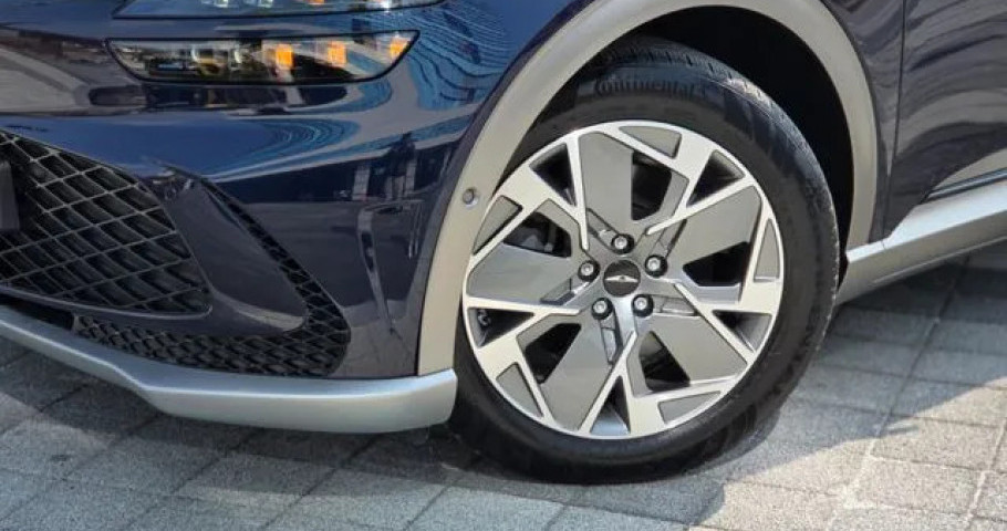 Genesis Gv60 