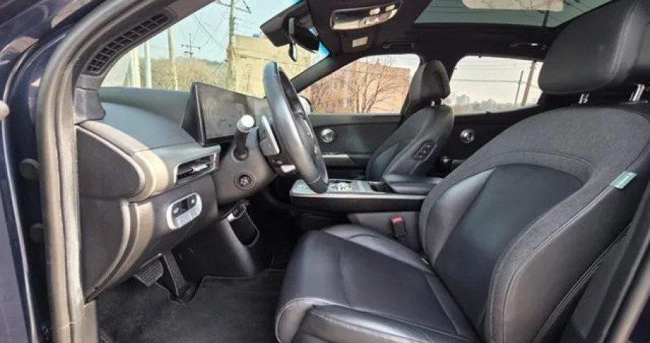 Genesis Gv60 