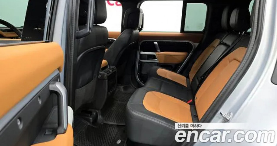 Land Rover Defender 