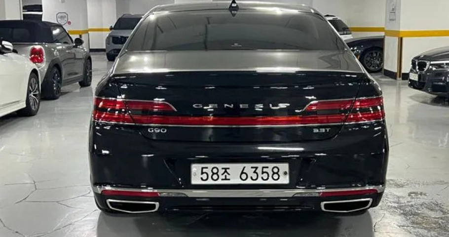 Genesis G90 