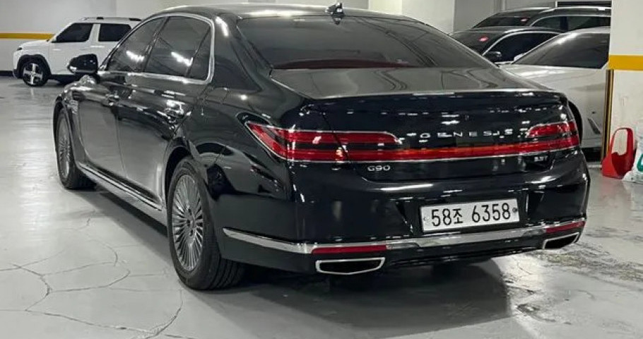 Genesis G90 