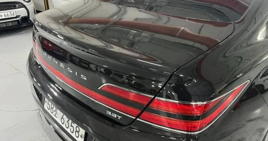 Genesis G90 