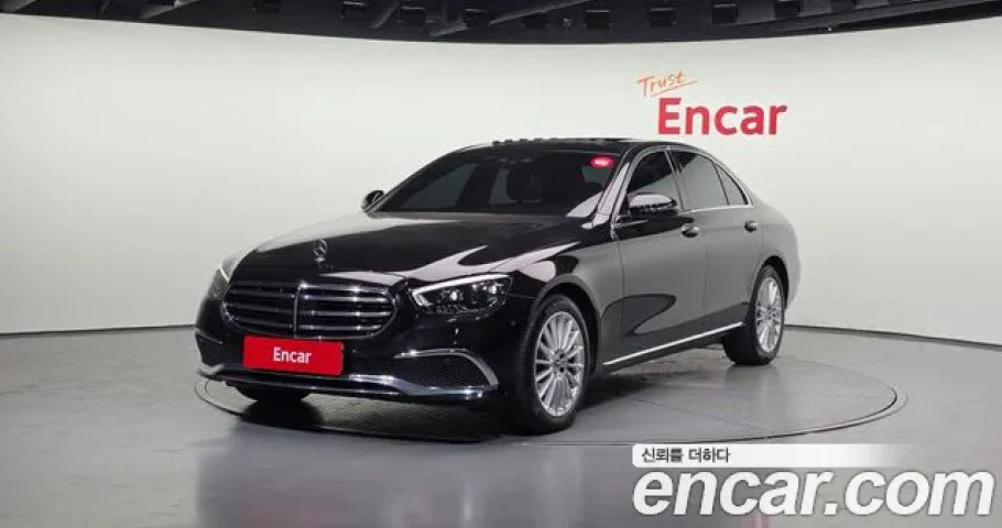 Mercedes-Benz E-Class 