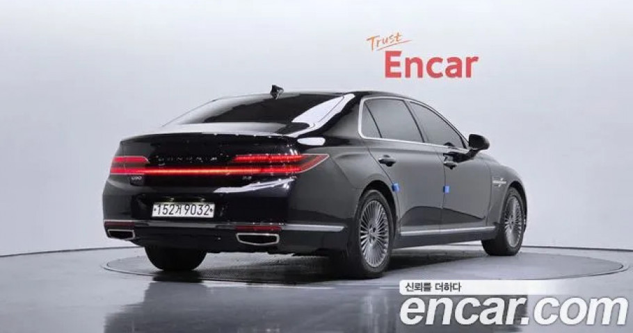 Genesis G90 