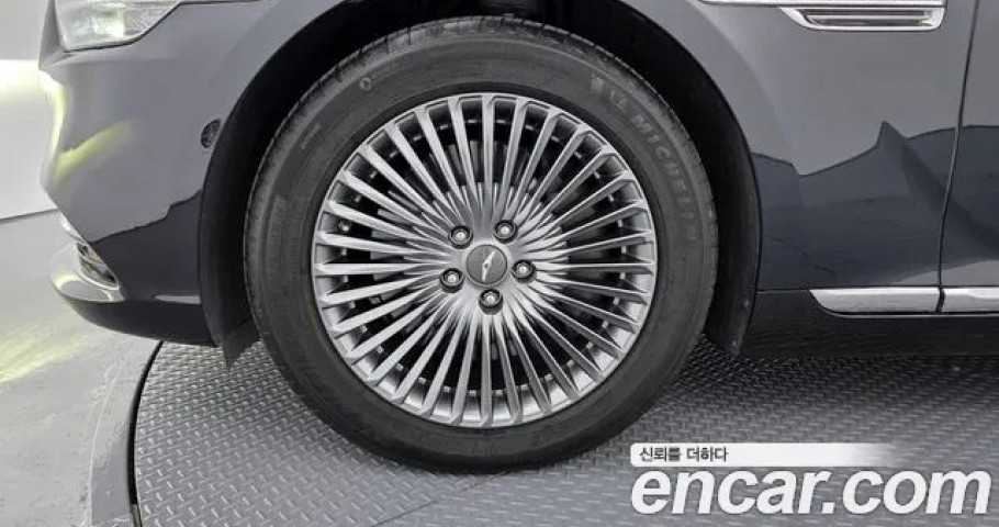 Genesis G90 