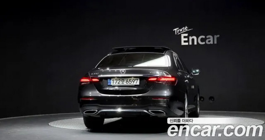 Mercedes-Benz E-Class 