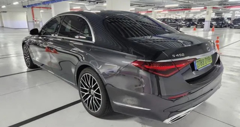 Mercedes-Benz S-Class 