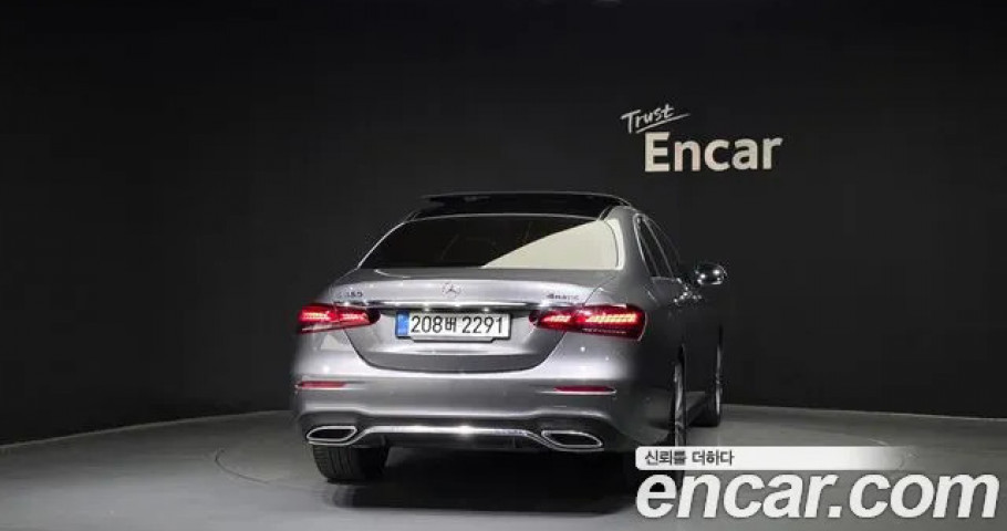 Mercedes-Benz E-Class 