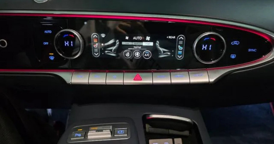 Genesis Gv70 