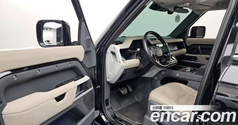Land Rover Defender 
