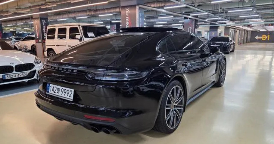 Porsche Panamera 