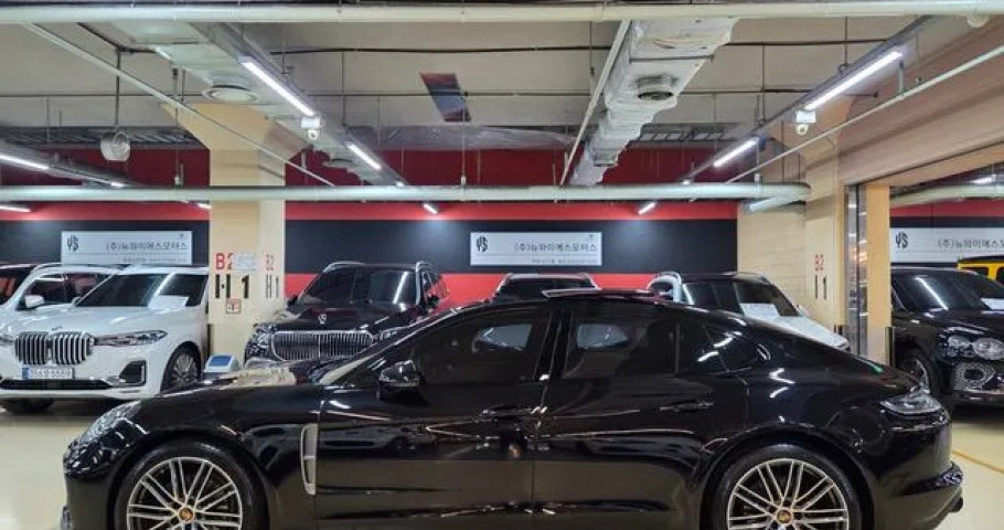 Porsche Panamera 