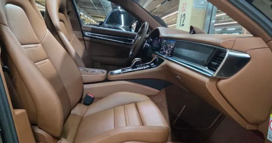 Porsche Panamera 