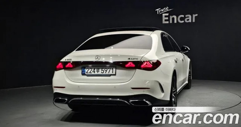 Mercedes-Benz E-Class 