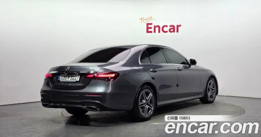 Mercedes-Benz E-Class 