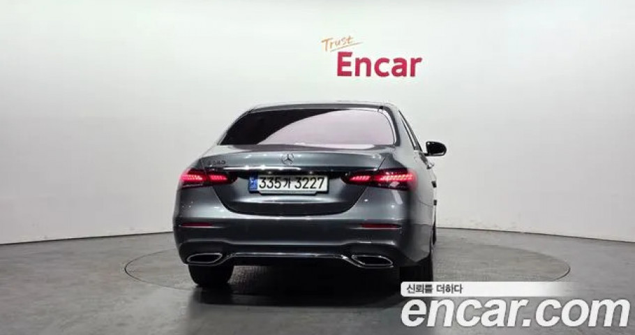 Mercedes-Benz E-Class 