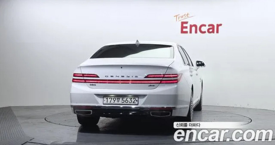 Genesis G90 
