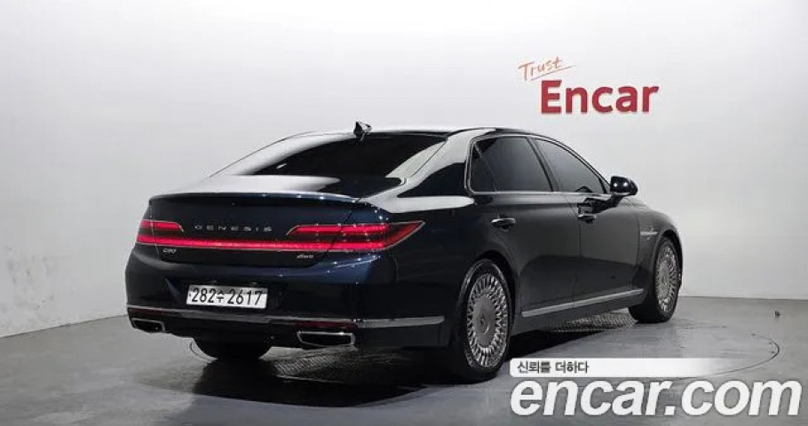 Genesis G90 