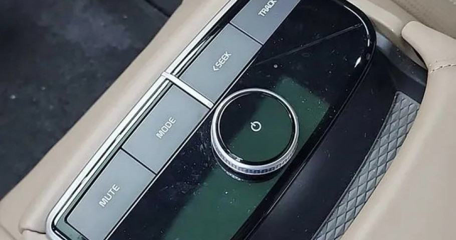 Kia K8 