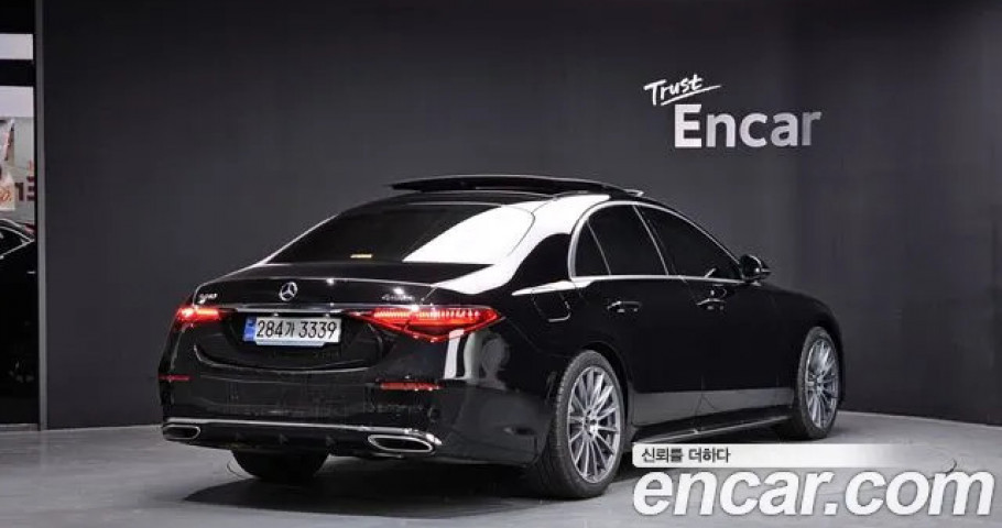 Mercedes-Benz S-Class 