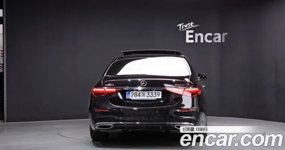 Mercedes-Benz S-Class 