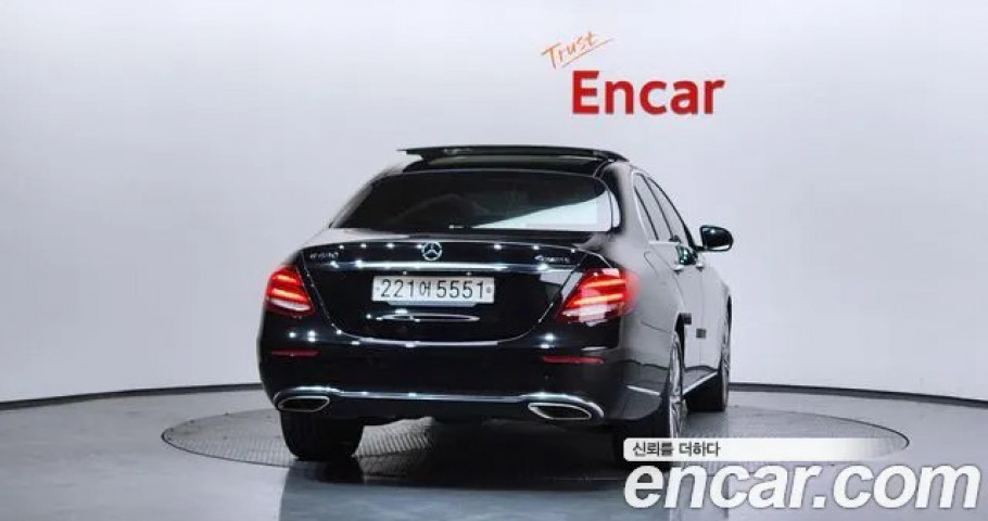 Mercedes-Benz E-Class 