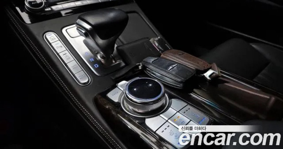 Genesis G90 