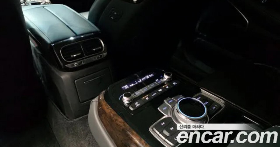 Genesis G90 