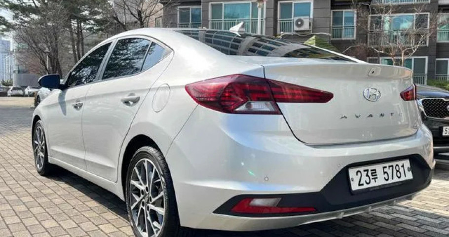 Hyundai Avante 