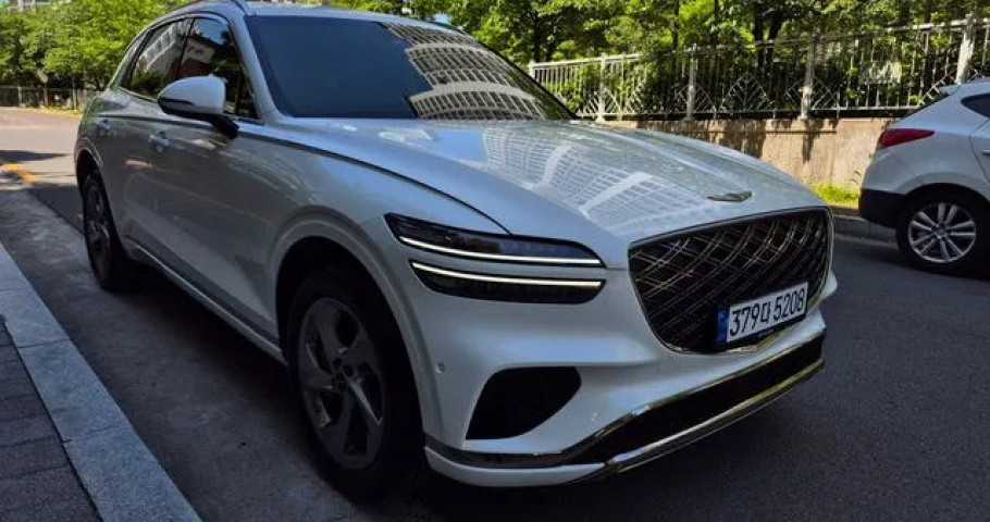 Genesis Gv70 