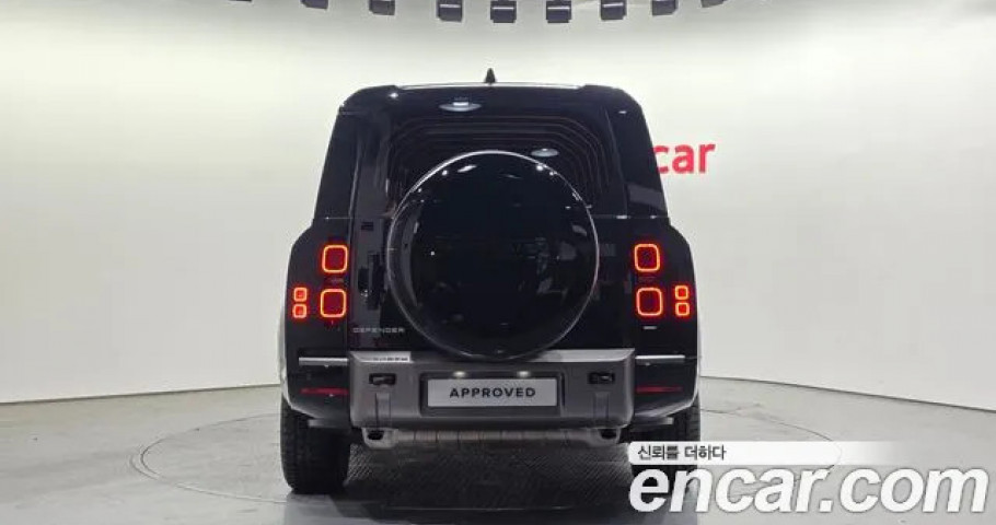 Land Rover Defender 