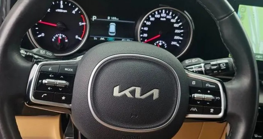 Kia Carnival 