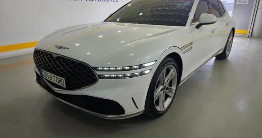 Genesis G90 