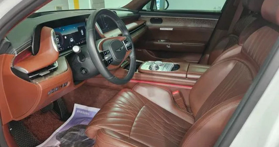 Genesis G90 