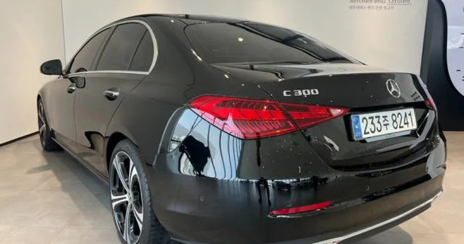 Mercedes-Benz C-Class 