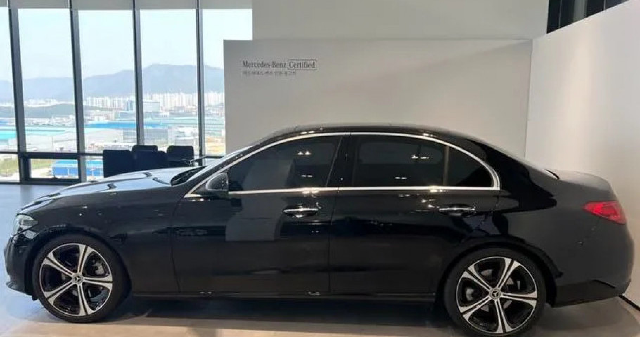 Mercedes-Benz C-Class 