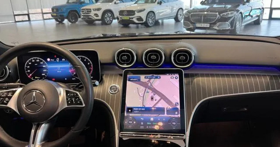 Mercedes-Benz C-Class 