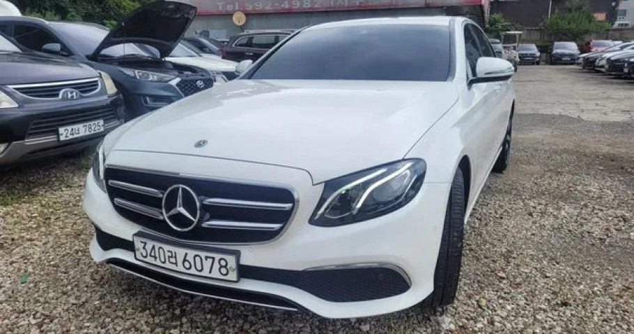Mercedes-Benz E-Class 