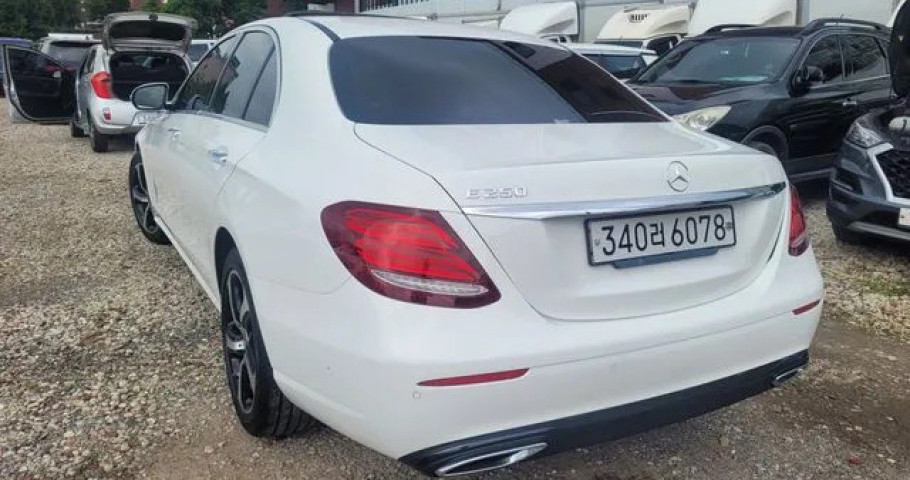 Mercedes-Benz E-Class 