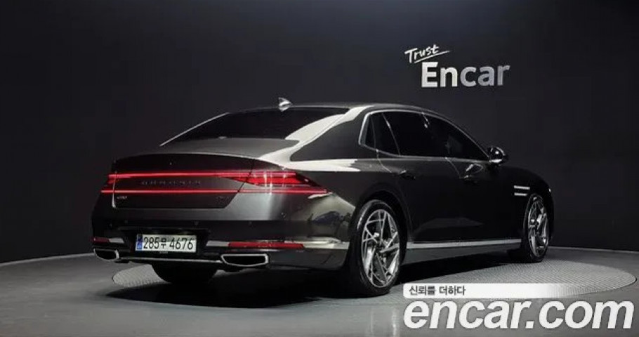 Genesis G90 