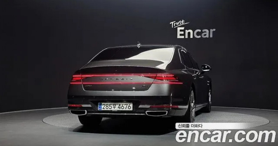 Genesis G90 