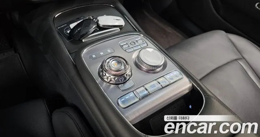 Genesis G90 