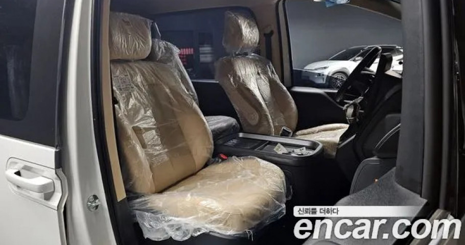 Hyundai Staria 