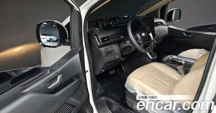 Hyundai Staria 